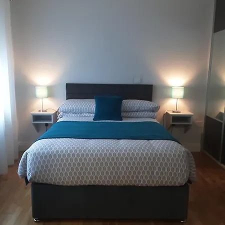 Kayden House -1 Apartment *